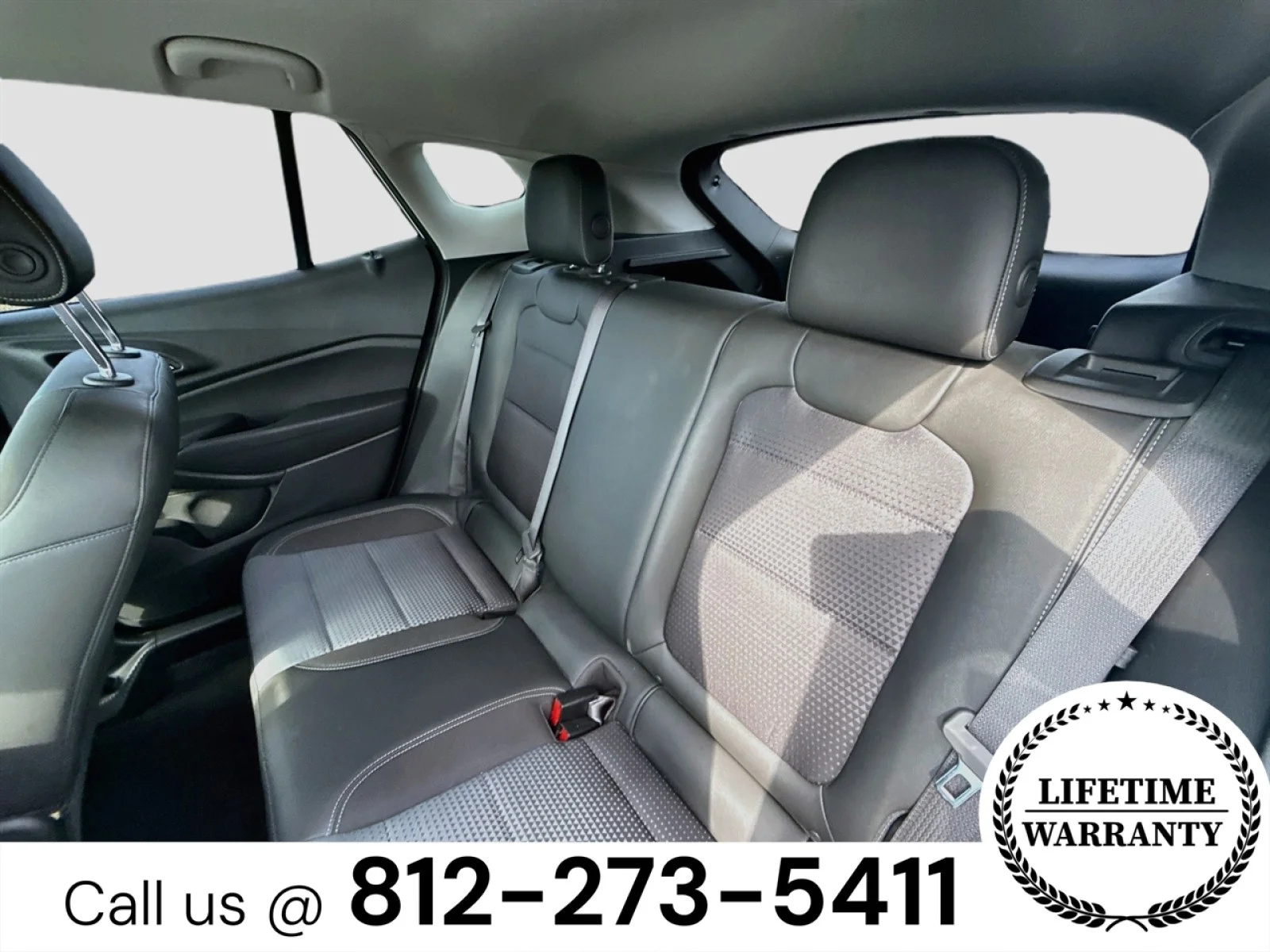 Used 2025 WHITE Chevrolet LT image 23