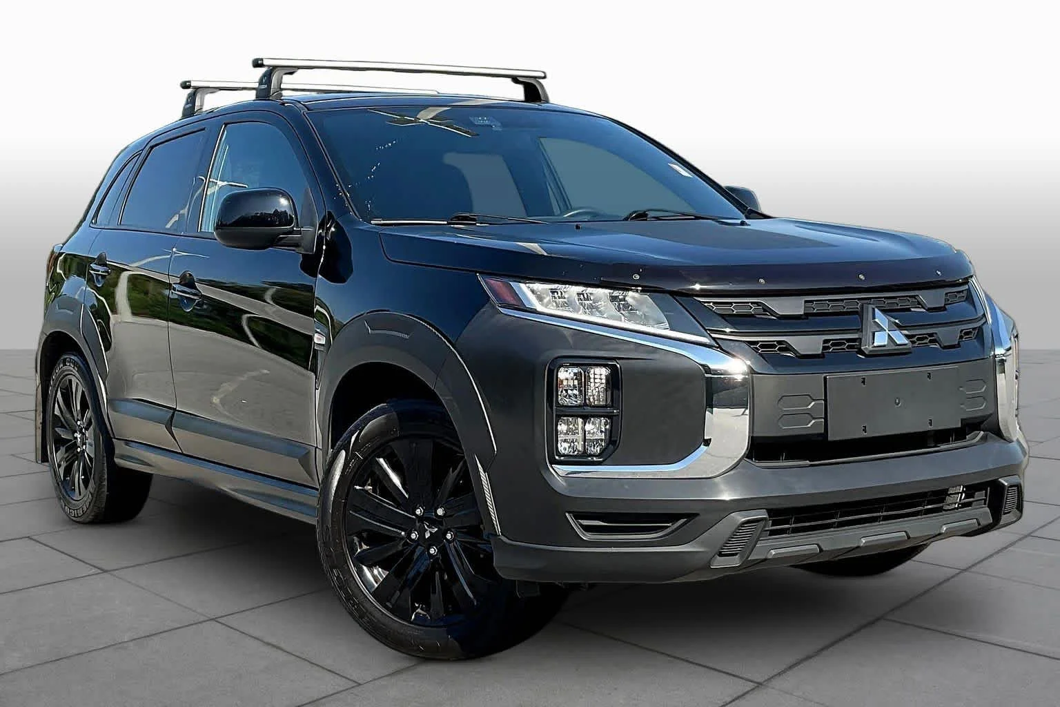 Used 2024 Labrador Black Pearl Mitsubishi Trail Edition image 3