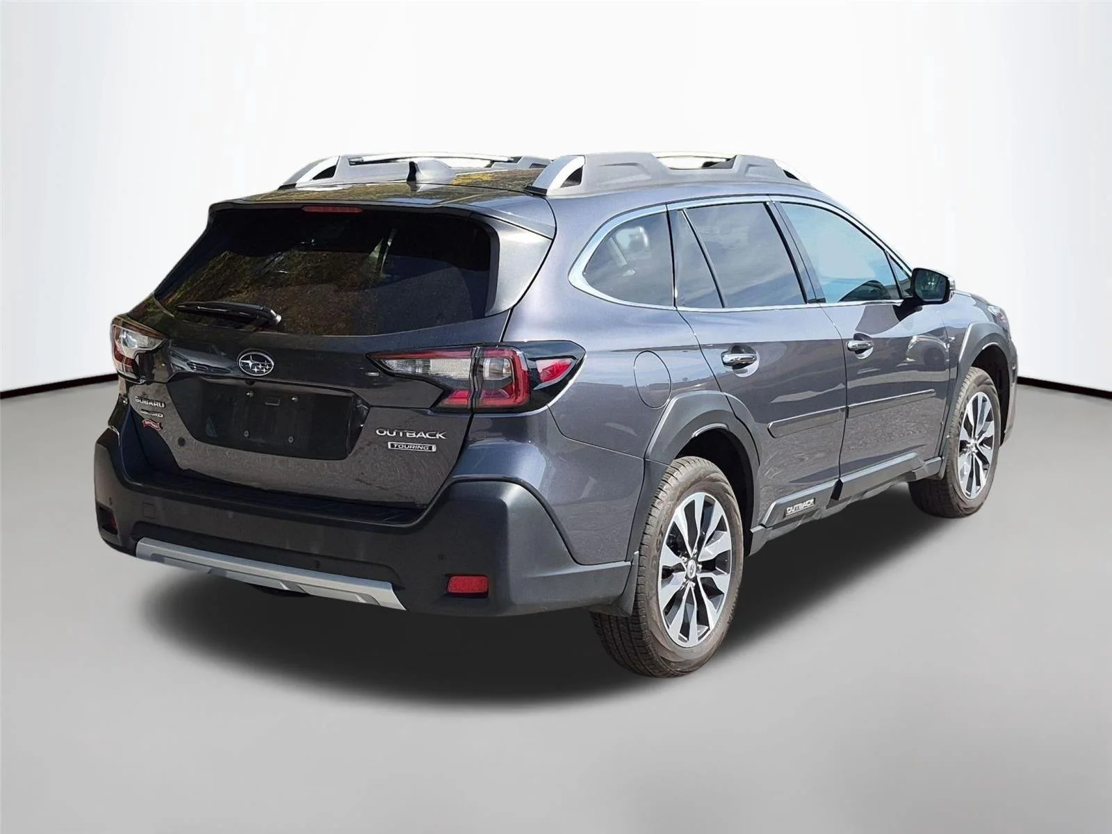 Used 2025  SUBARU TOUR image 5