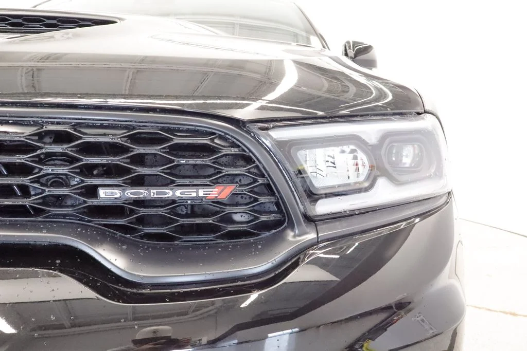New 2026 Diamond Black Clear-Coat Exterior Paint Dodge GT Plus image 4