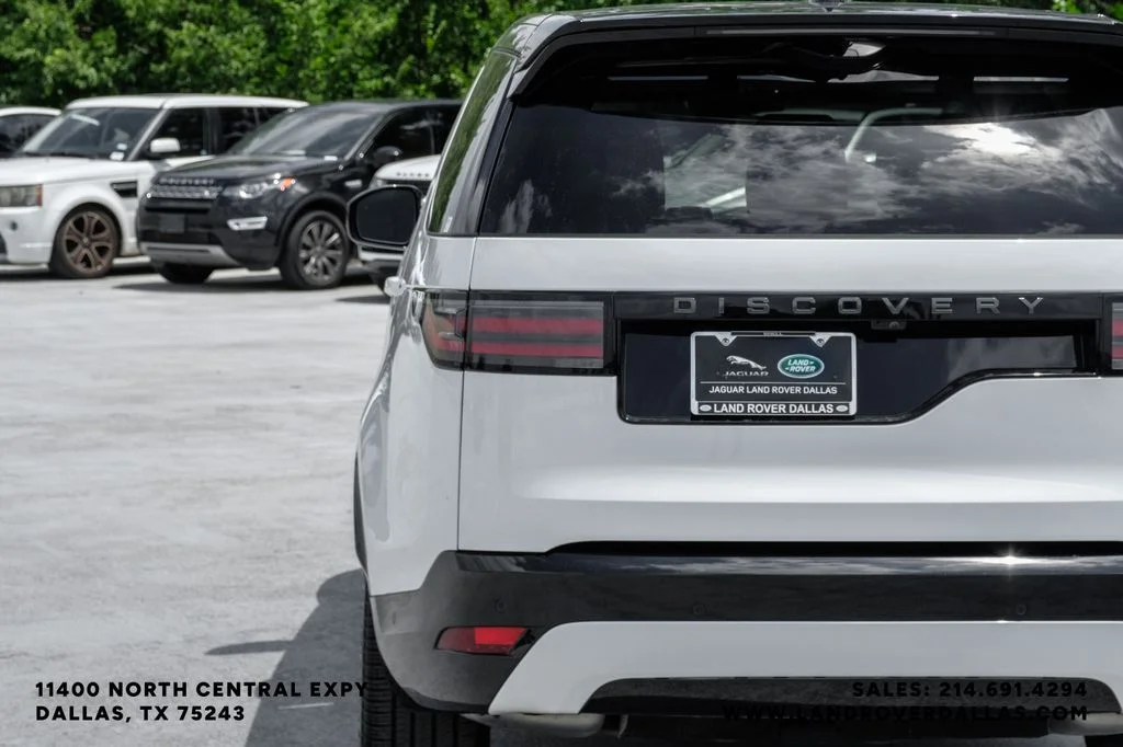 Used 2025 White Land Rover Dynamic SE image 45