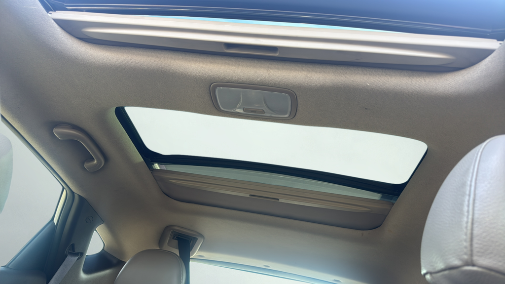 Used 2015 White Hyundai Limited image 18