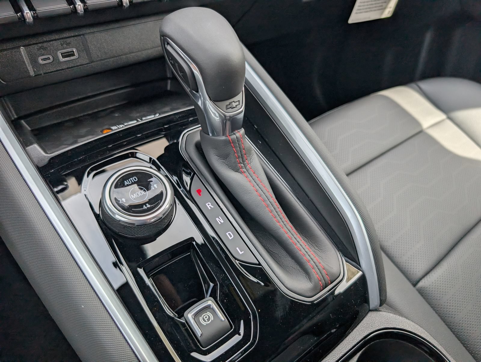 2026 Chevrolet Colorado Z71 - Photo 17
