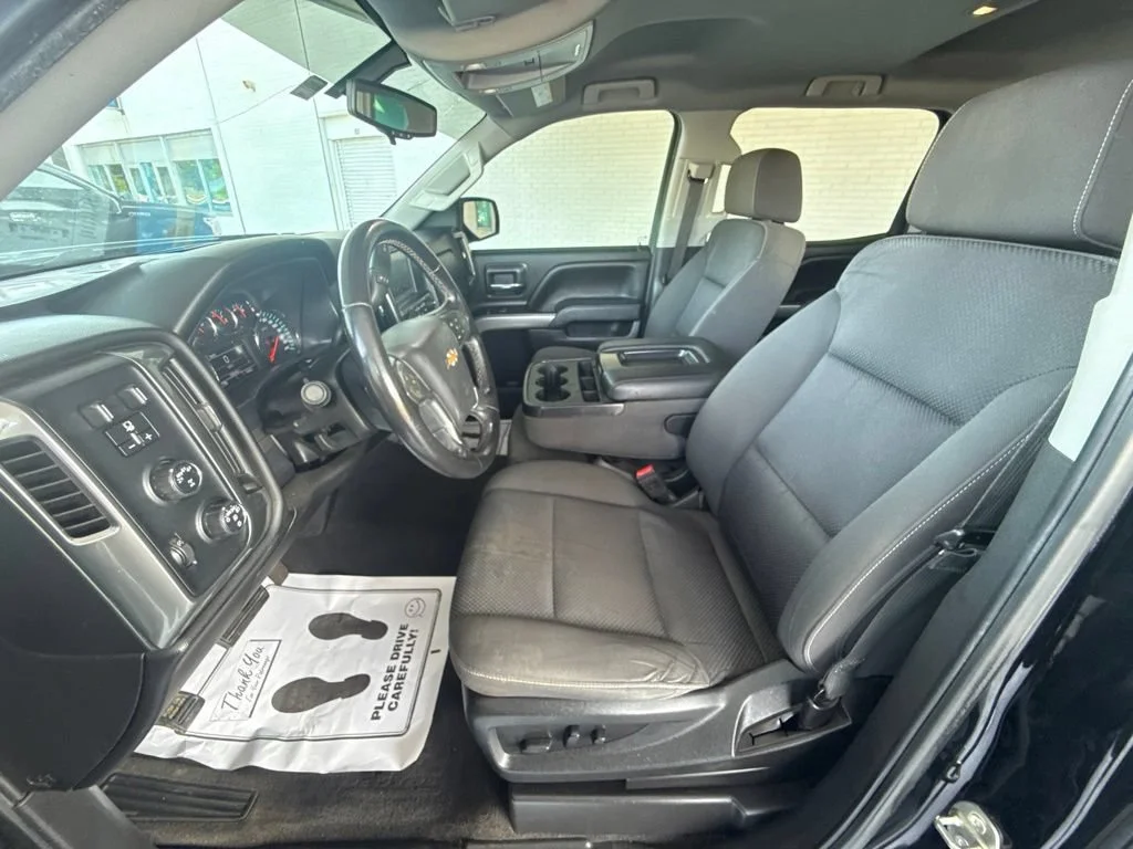 Used 2018 BLACK Chevrolet LT image 28