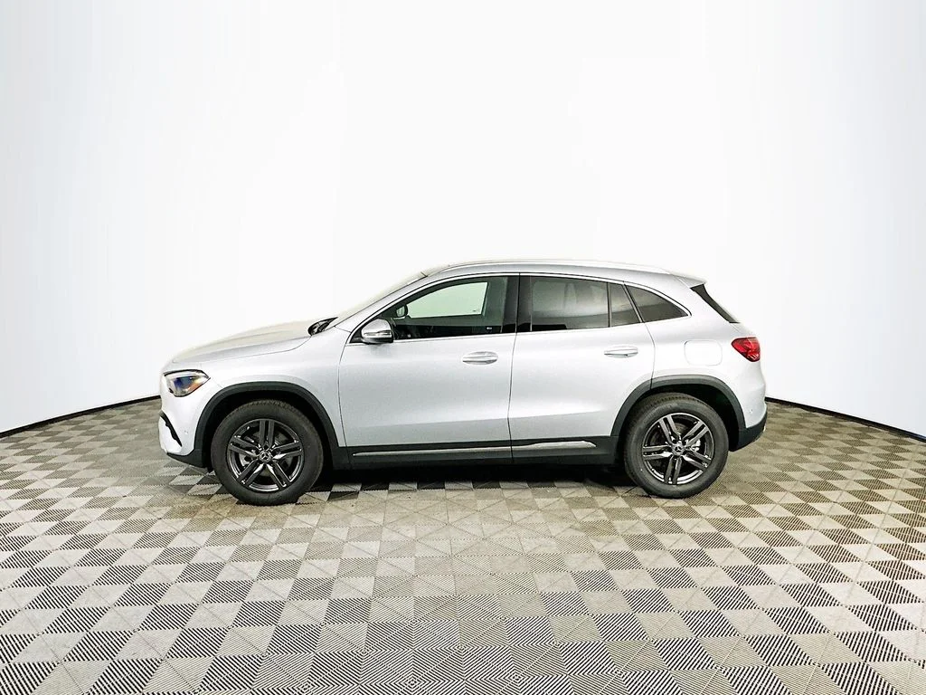 Used 2026 Gray Mercedes-Benz GLA 250 image 3