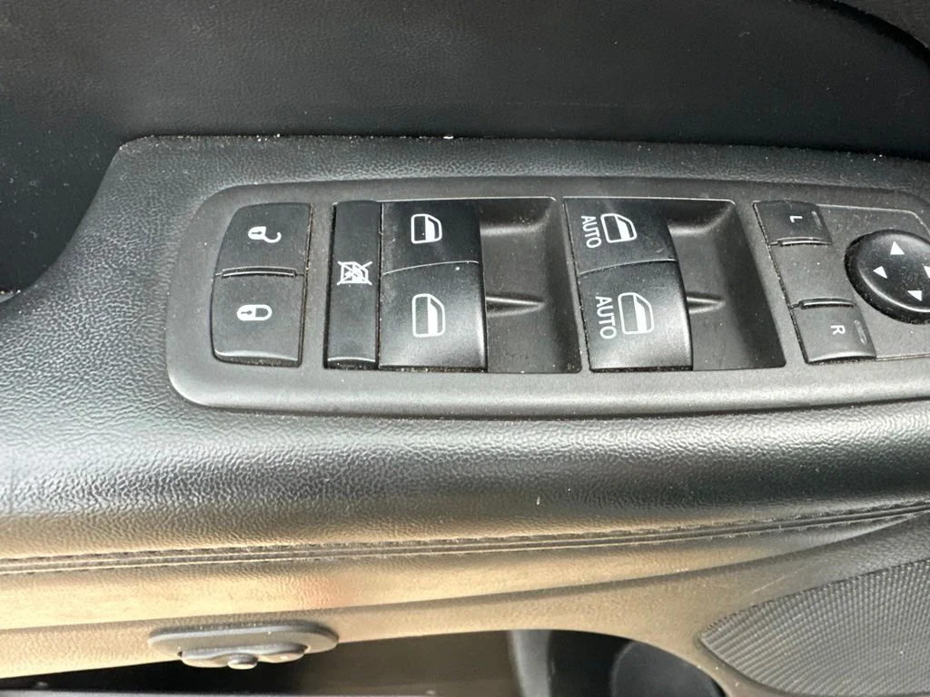 Used 2021 Silver Jeep Limited image 8