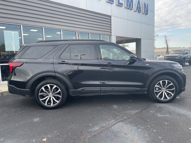 2025 Ford Explorer ST-LINE - Photo 9