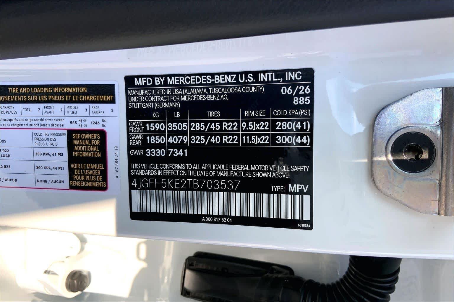 New 2026 MANUFAKTUR Moonlight White Metallic Mercedes-Benz GLS 450 image 25