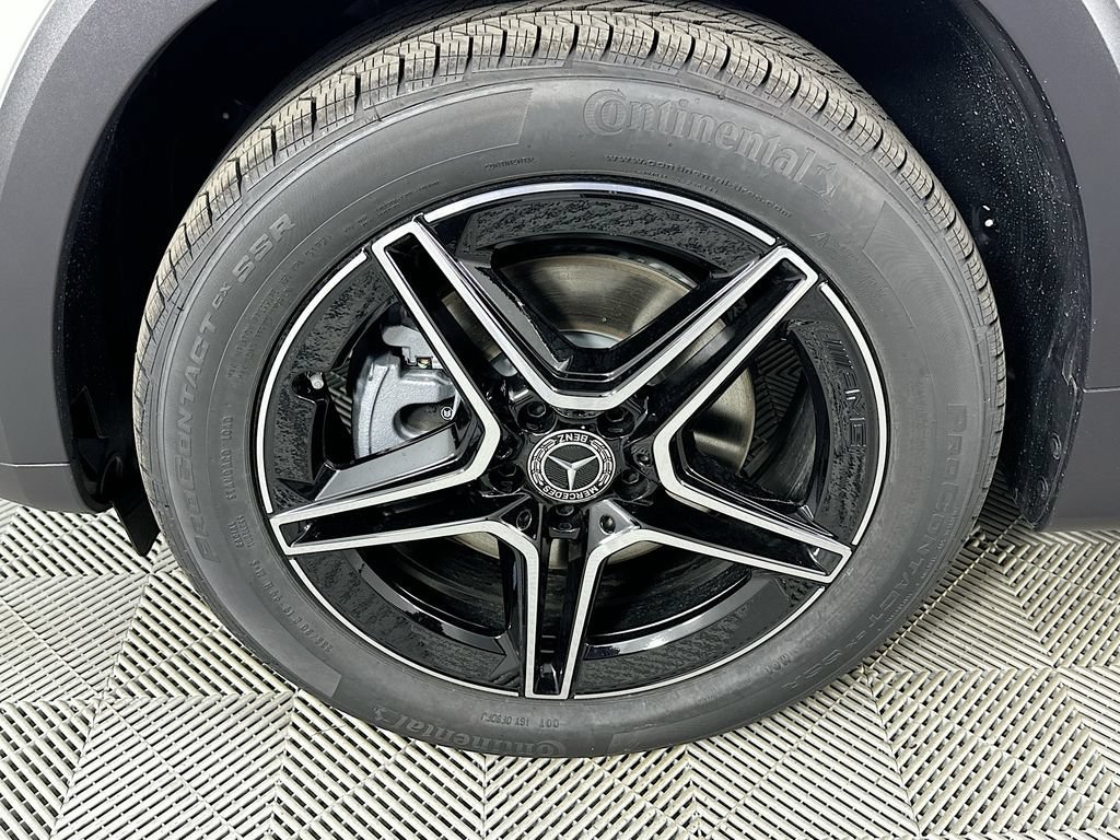 New 2026 Polar White Mercedes-Benz GLB 250 image 61