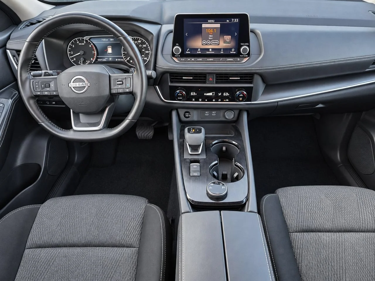 Used 2025  Nissan SV image 32