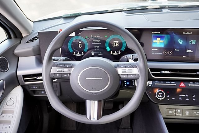 Used 2024 Silver Hyundai SEL image 17