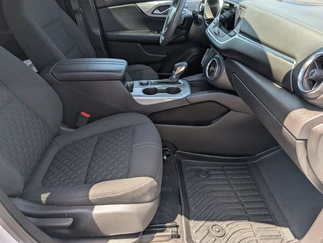 Used 2021 Summit White Chevrolet LT image 28