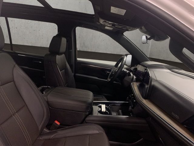 Used 2025 Black Chevrolet High Country image 19