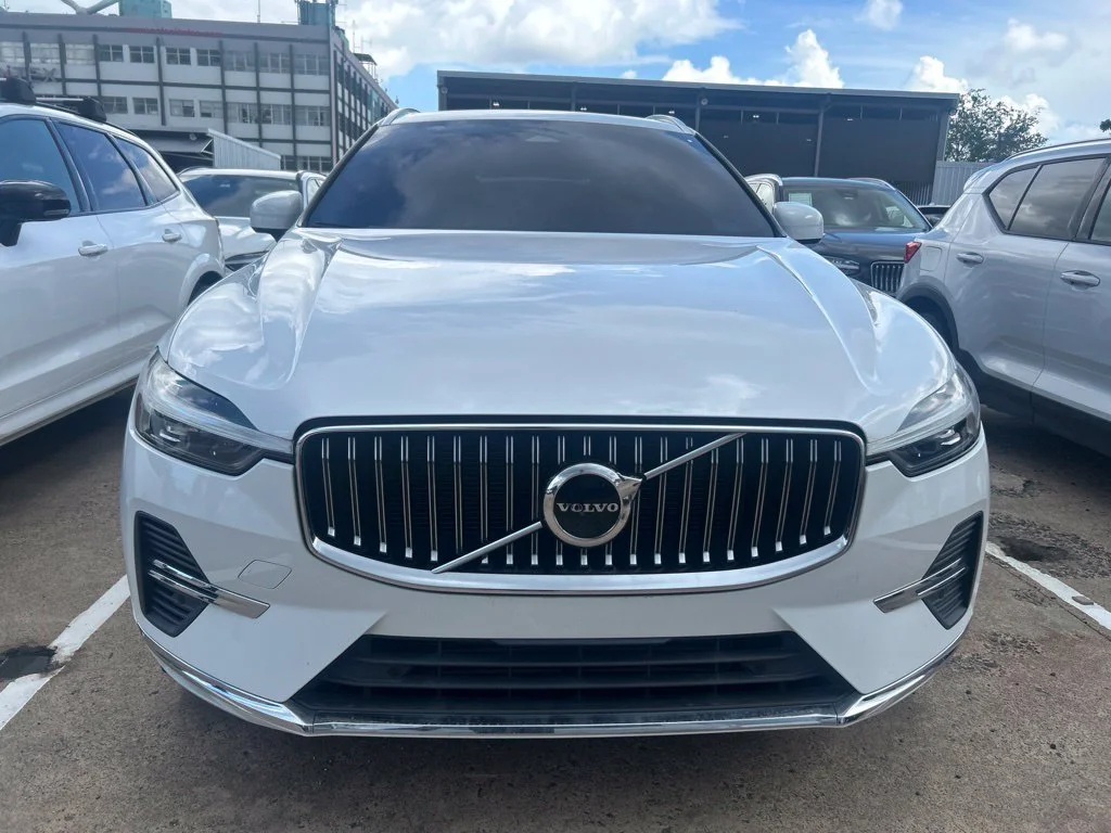 Used 2022 White Volvo T8 Inscription Expression image 2