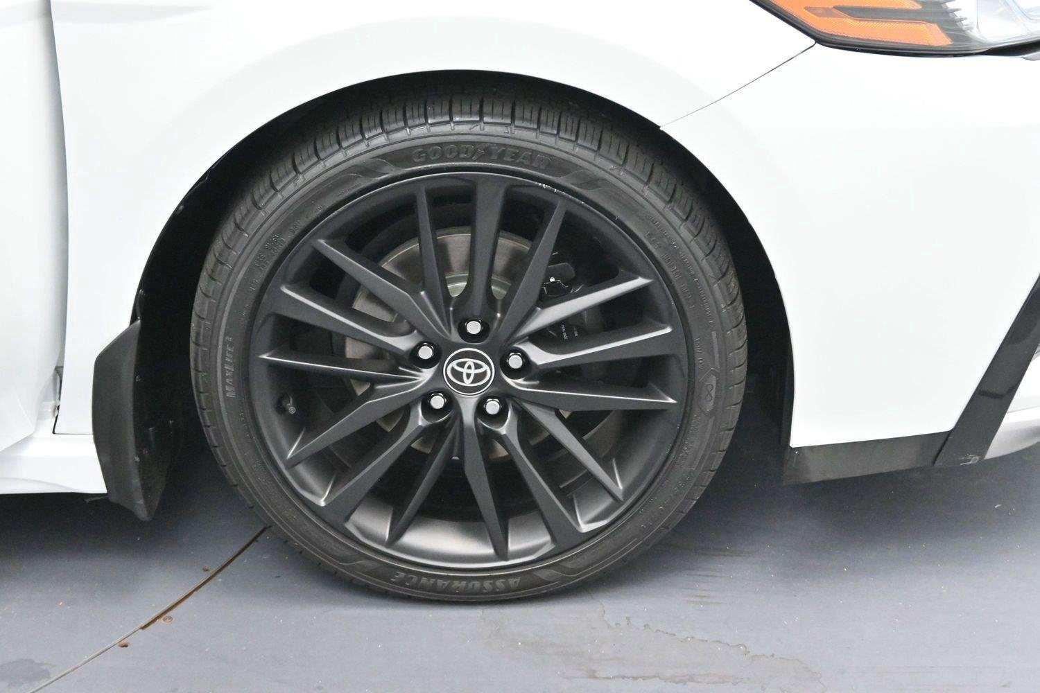 Used 2022 Wind Chill Pearl Toyota XSE image 35