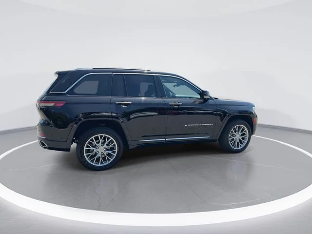 Used 2022 Black Jeep Summit image 8