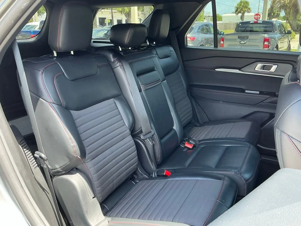 Used 2025 Gray Ford ST-Line image 20