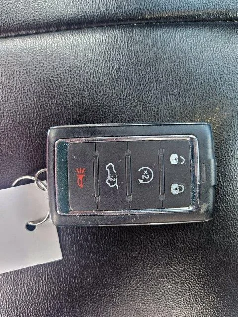 Used 2024 Silver Jeep Limited image 29