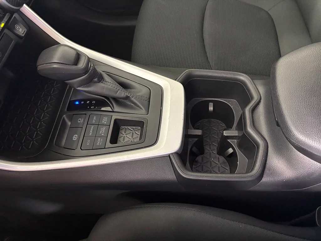 Used 2025 White Toyota LE image 26