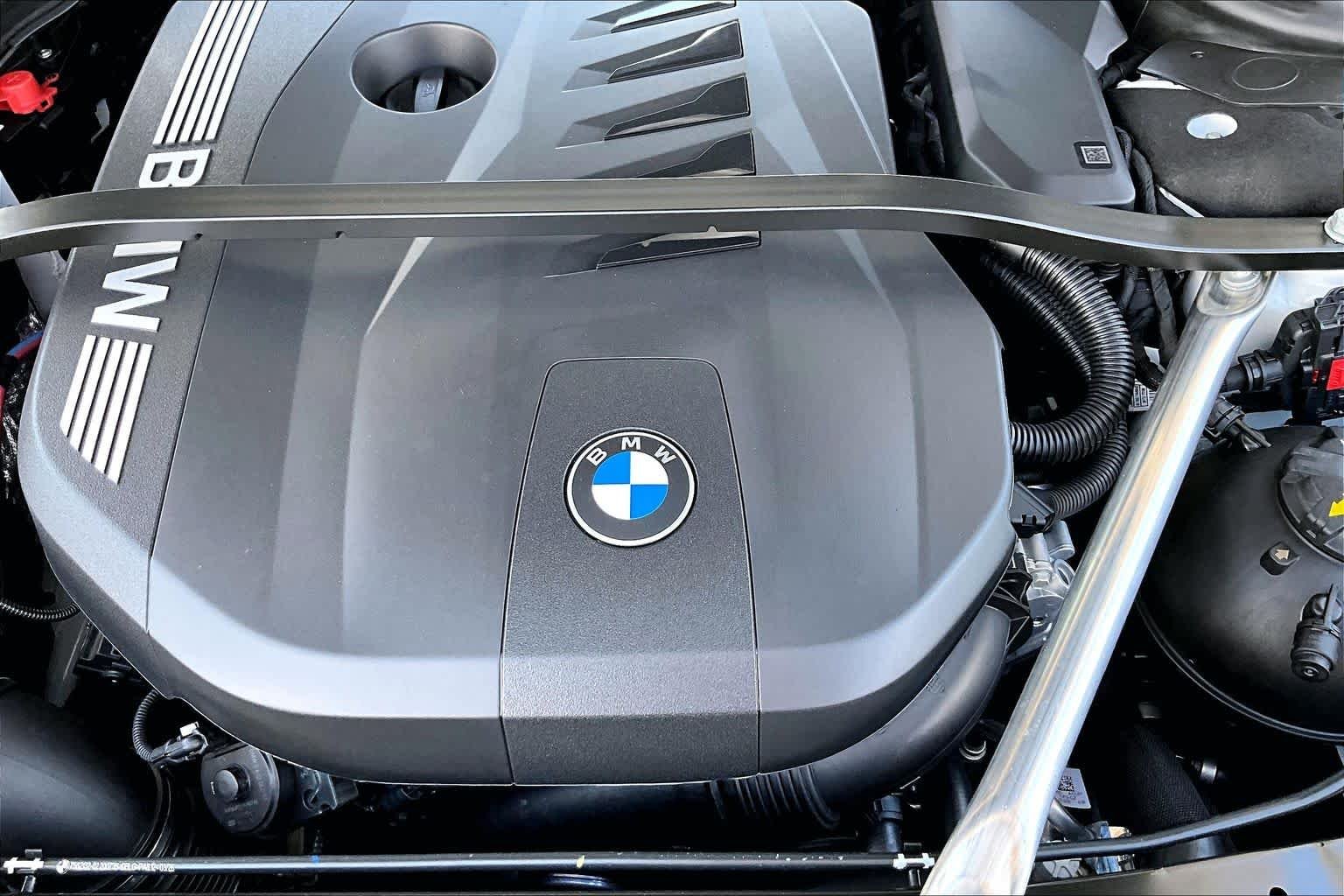 New 2026 Mineral White Metallic BMW 740i xDrive image 17