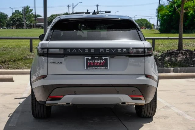 Used 2025  Land Rover Dynamic SE image 10