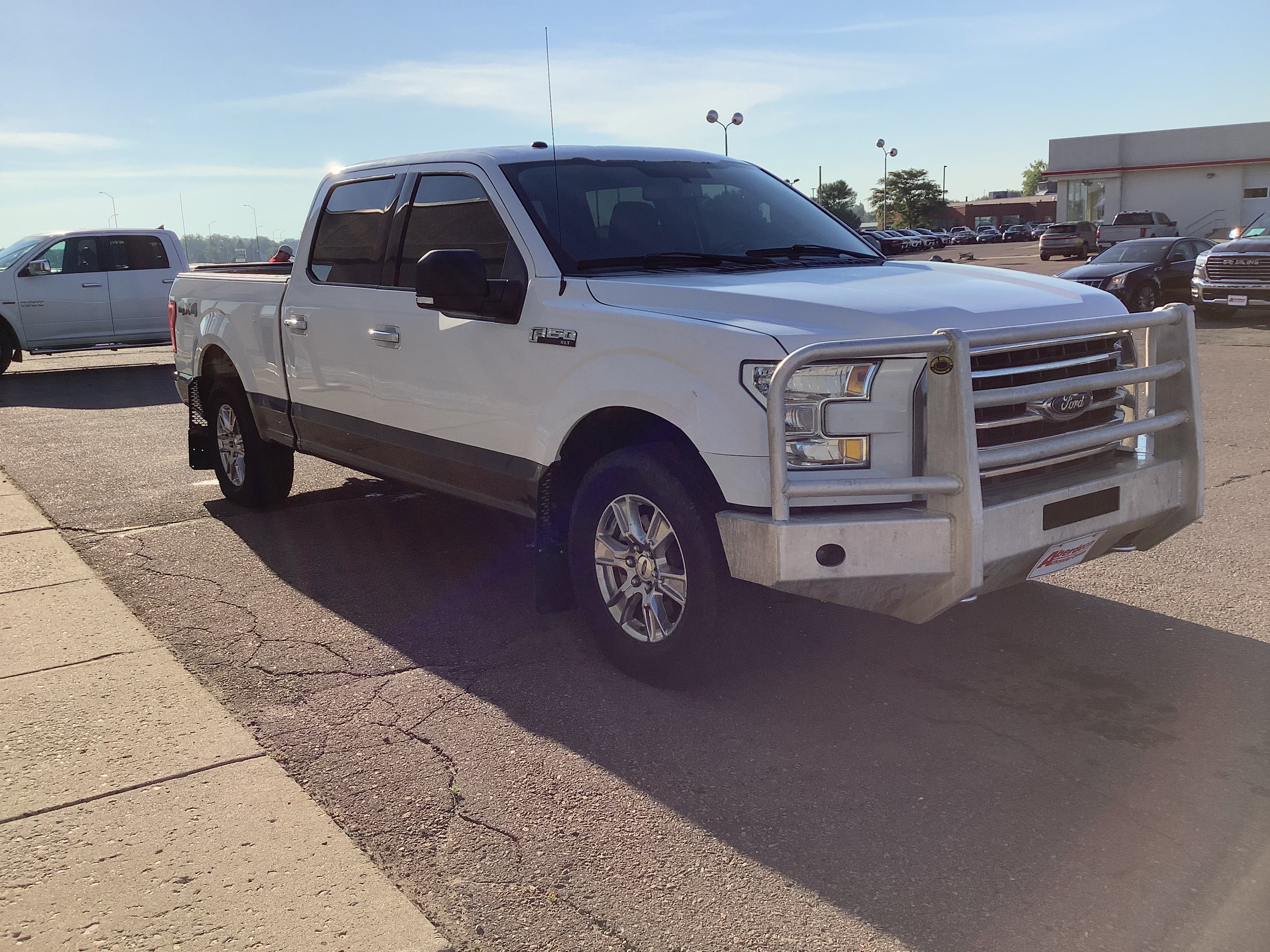 Used 2017 White Ford XLT image 3