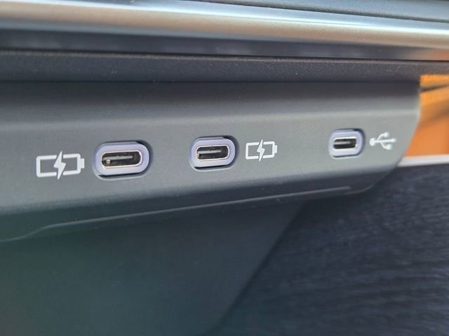 2026 Lexus RZ Base - Photo 15