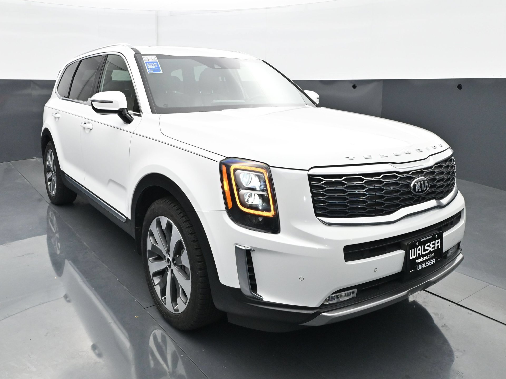 Used 2020 Snow White Pearl Kia SX AWD image 11