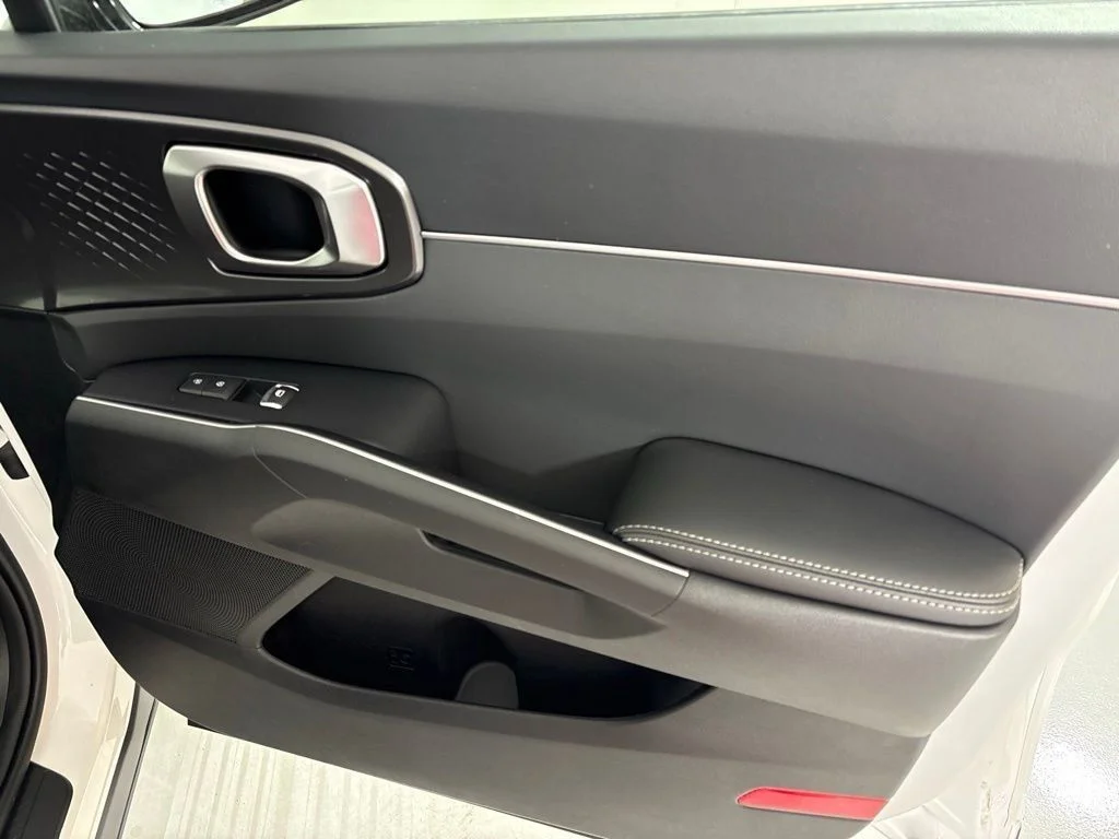 New 2026 Glacial White Pearl Kia LX image 15