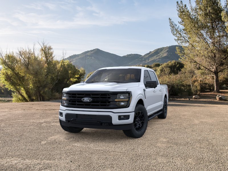 New 2026 Oxford White Ford XLT image 2