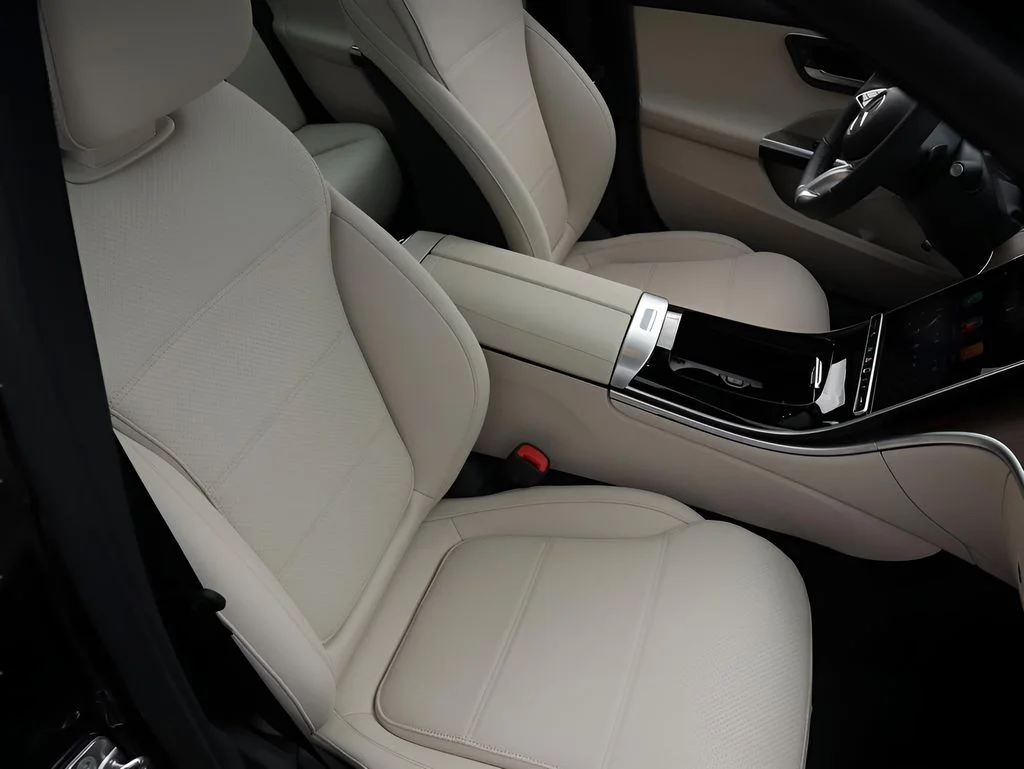2026 Mercedes-Benz C-Class Sedan C 300 - Photo 14