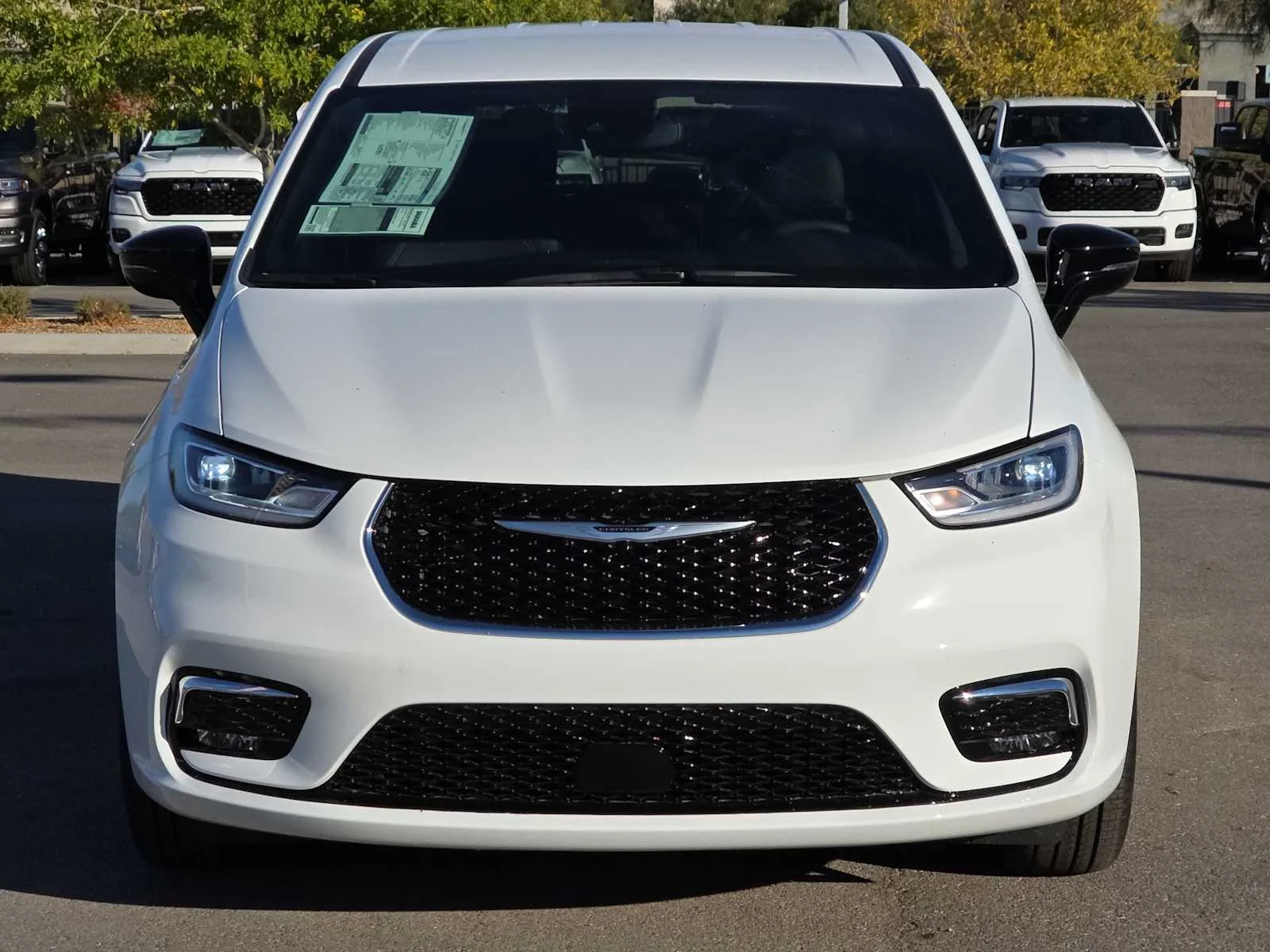 New 2026 Bright White Clear-Coat Exterior Paint Chrysler Select image 3