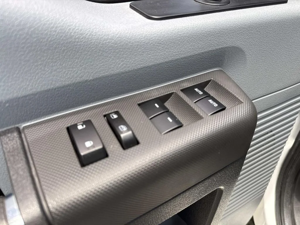 Used 2016 White Ford XL image 25