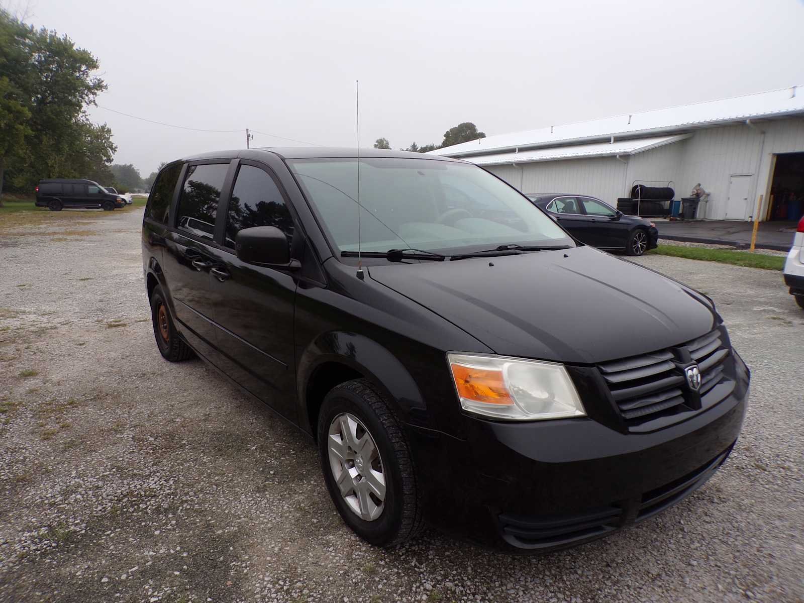 Used 2010  Dodge SE image 2