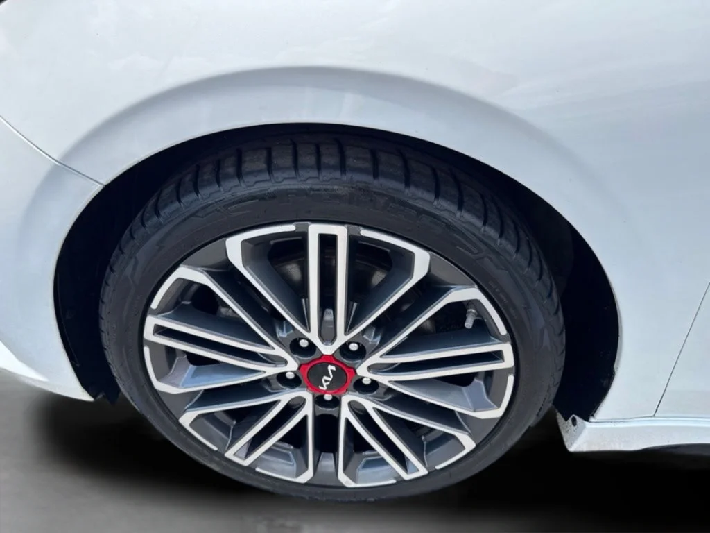 Used 2023 Snow White Pearl Kia GT image 22