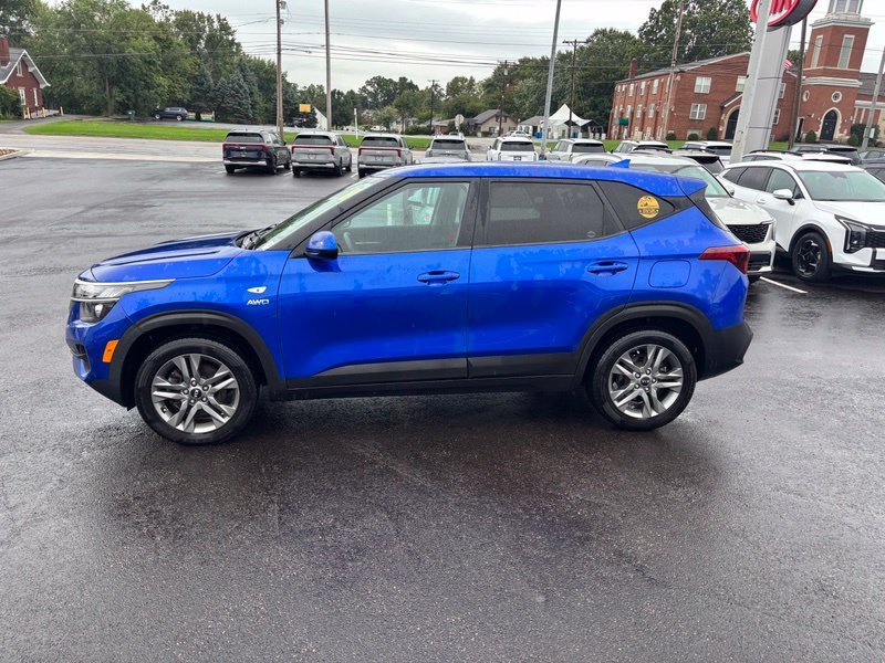 Used 2021 Blue Kia LX image 5