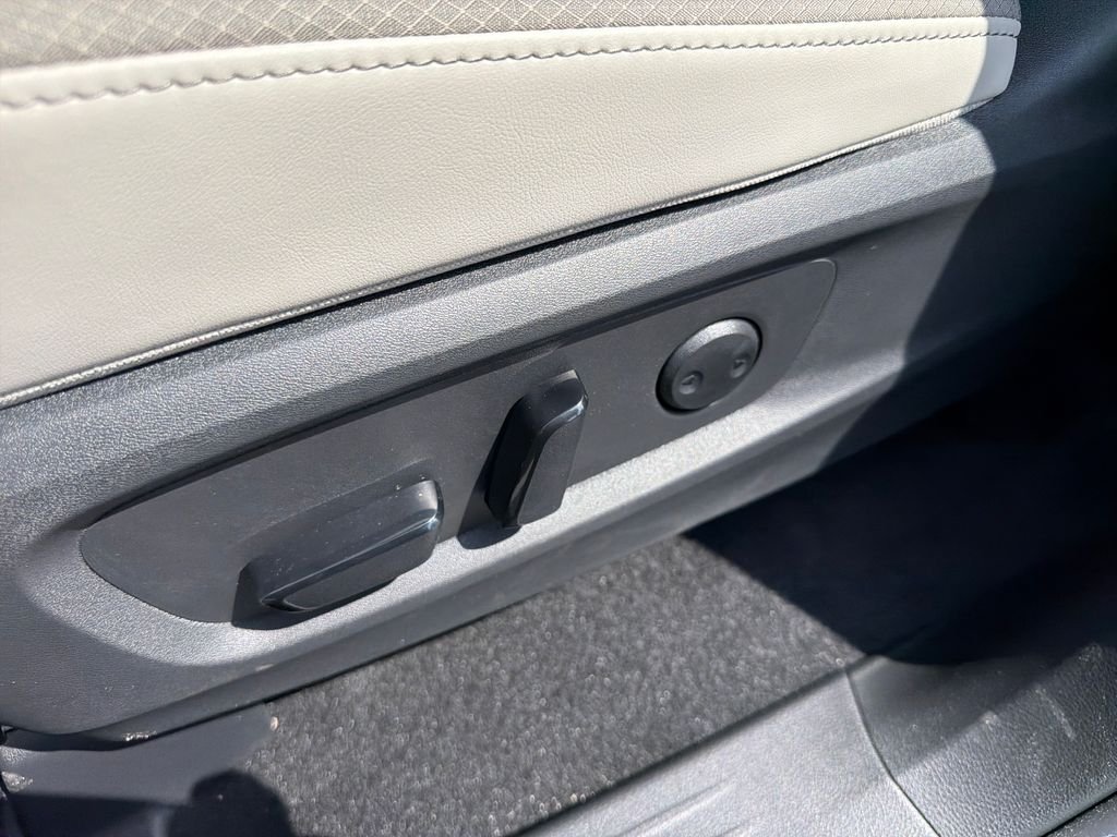 New 2026 Nissan Pathfinder SL 4D Sport Utility