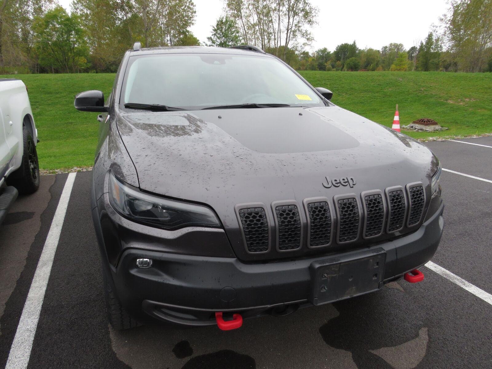 Used 2022 Granite Crystal Metallic Clearcoat Jeep Trailhawk image 3