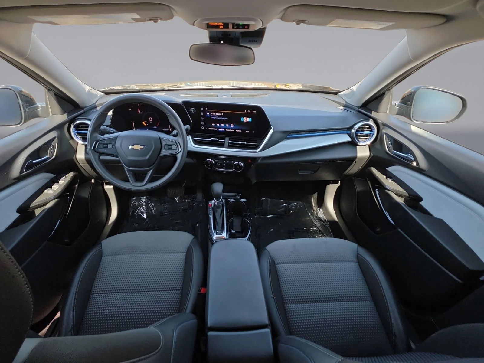 2025 Chevrolet Trax LT - Photo 9