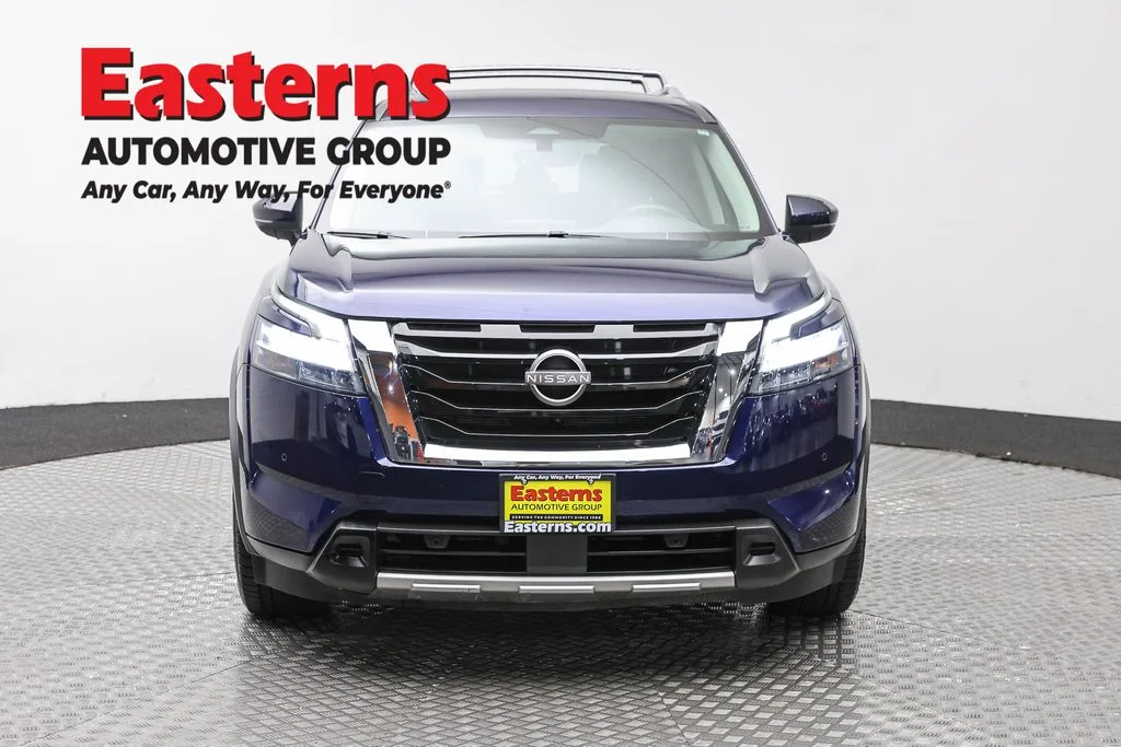Used 2023 Blue Nissan SL image 2