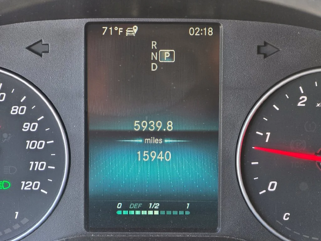 Used 2024  Mercedes-Benz Standard Roof image 7