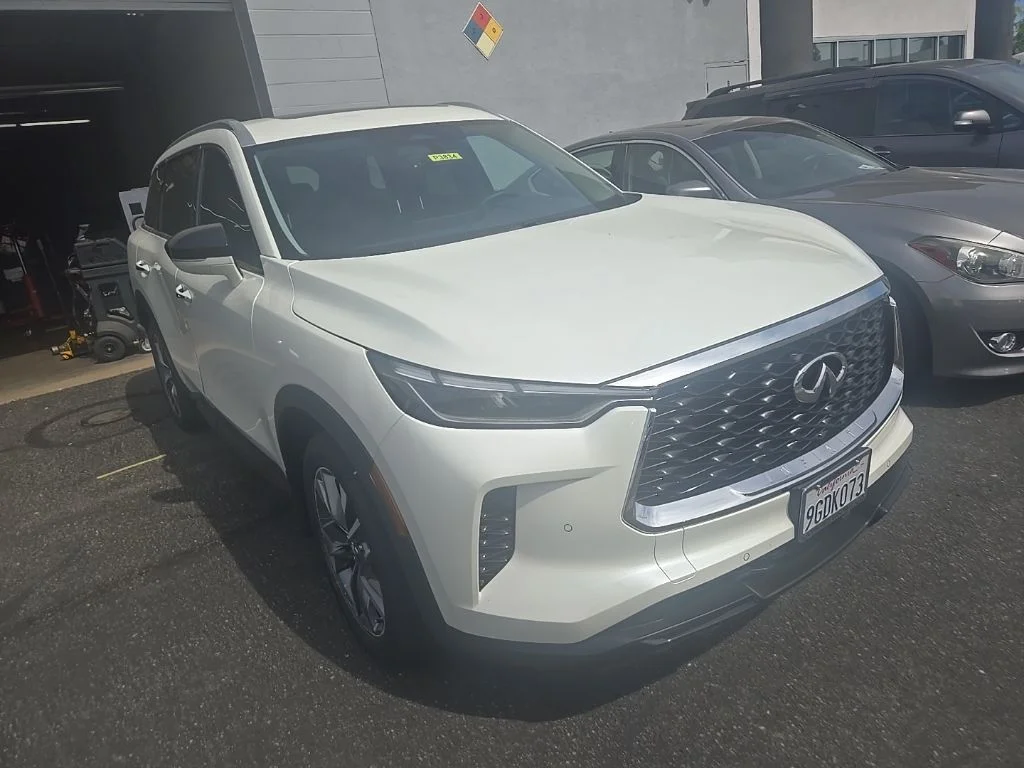 2023 INFINITI QX60 LUXE AWD's photo