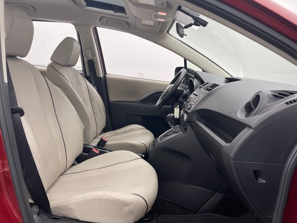 Used 2014 Zeal Red Mica Mazda Grand Touring image 27