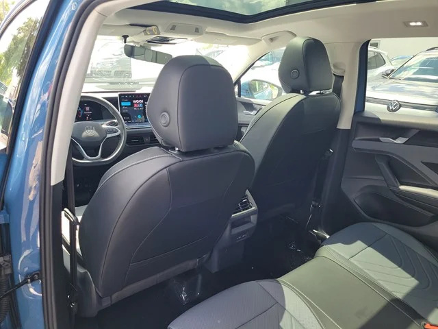 New 2026 Monterey Blue Pearl Volkswagen 2.0T SE image 16