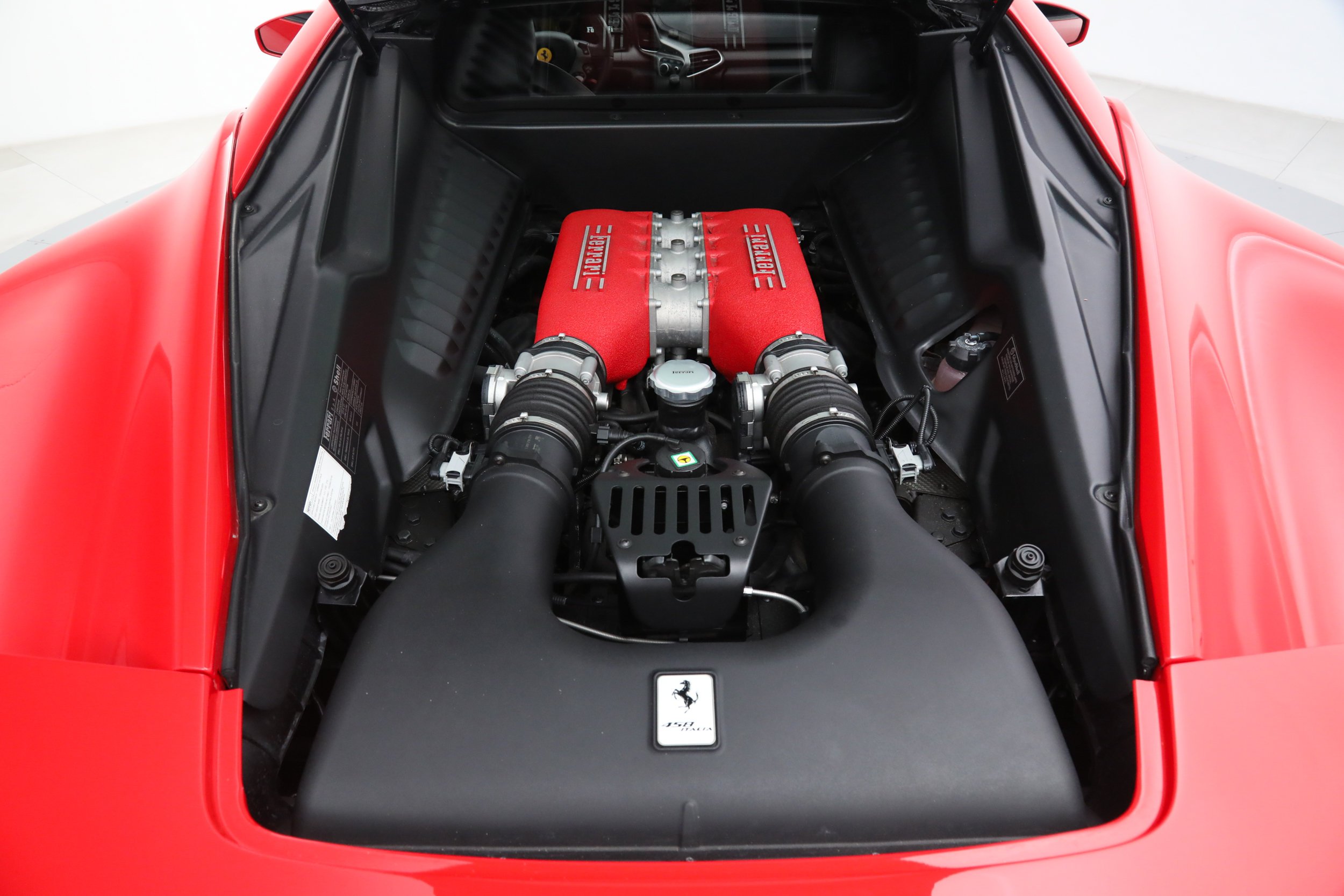 Used 2015 Red Ferrari  image 30