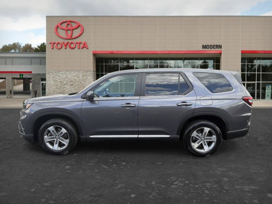 Used 2023 Modern Steel Metallic Honda EX-L 8 Passenger image 7