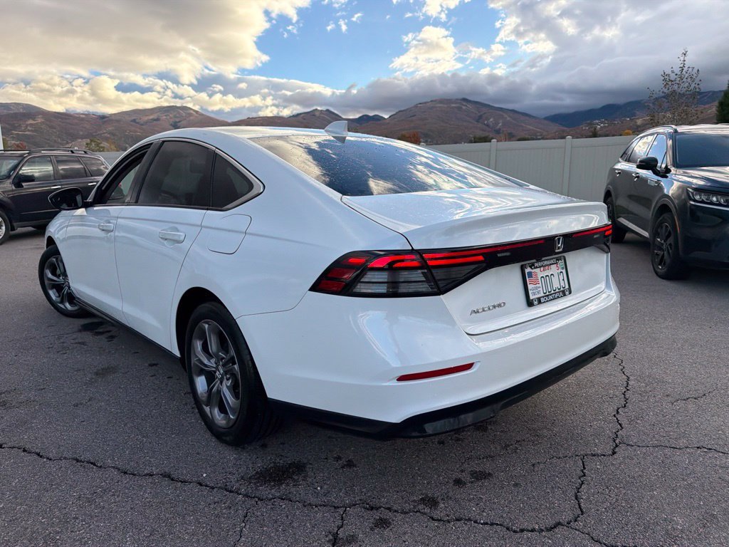 Used 2024 Platinum White Pearl Honda EX image 8