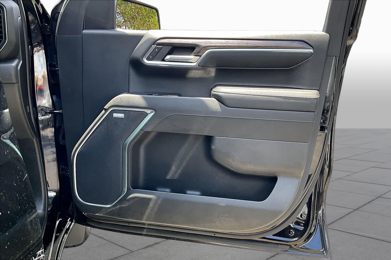 2024 Chevrolet Silverado 1500 LTZ - Photo 23