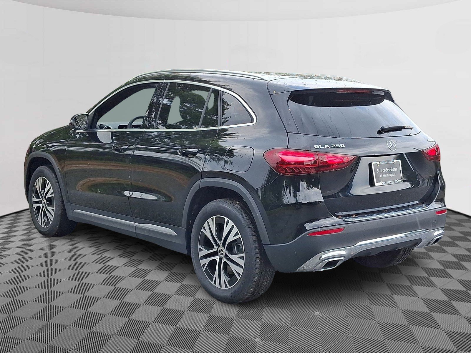 New 2026 Night Black Mercedes-Benz GLA 250 image 4