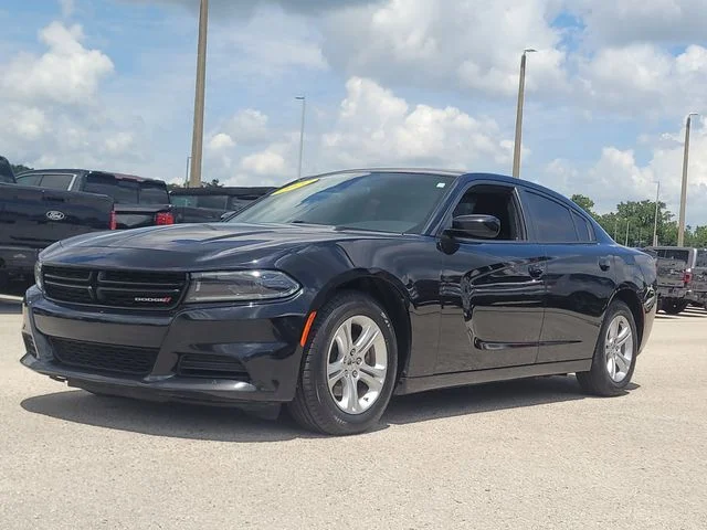 Used 2022 Black Dodge SXT image 33